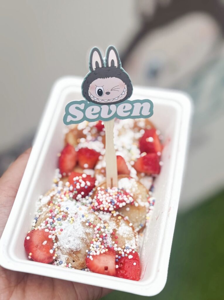 Poffertjes met aardbeien